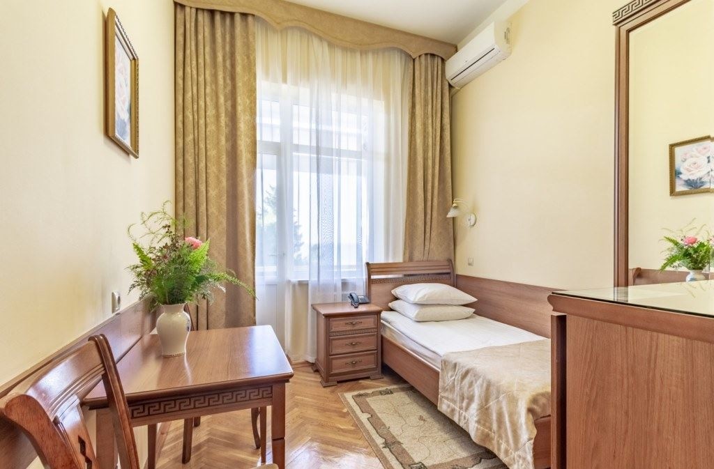 rooms-twobed-double-1-+-1-building-1