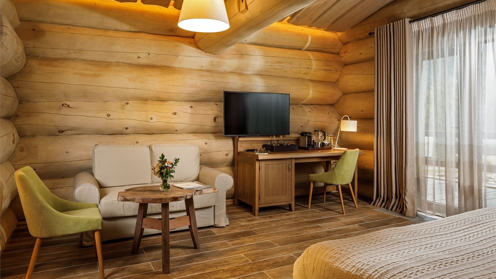 rooms-room-green-chalet