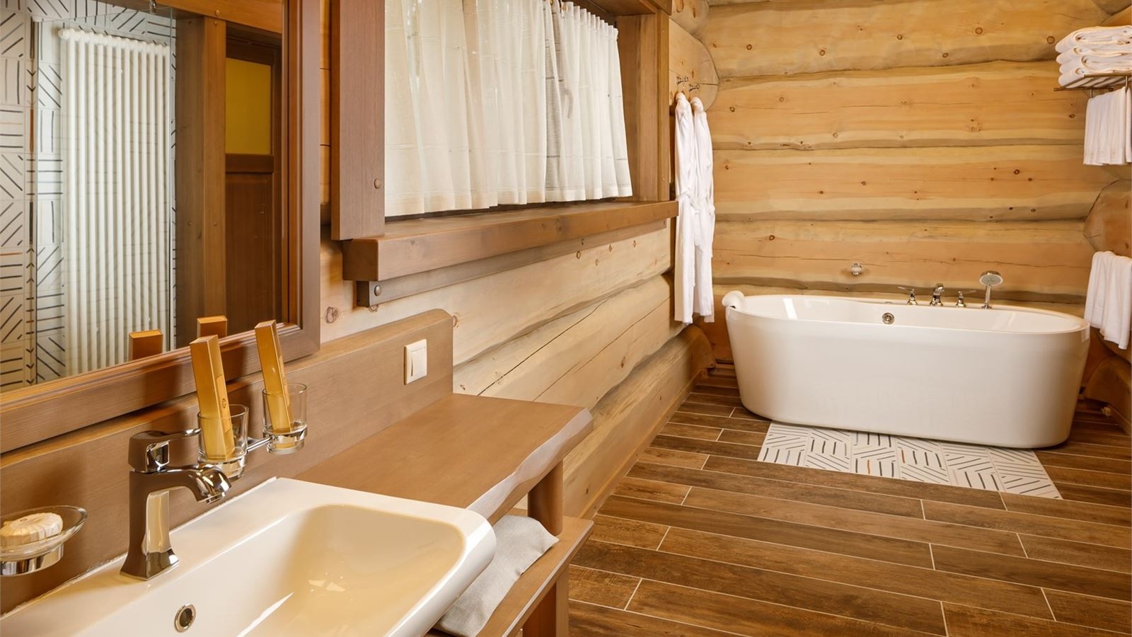 rooms-room-green-chalet