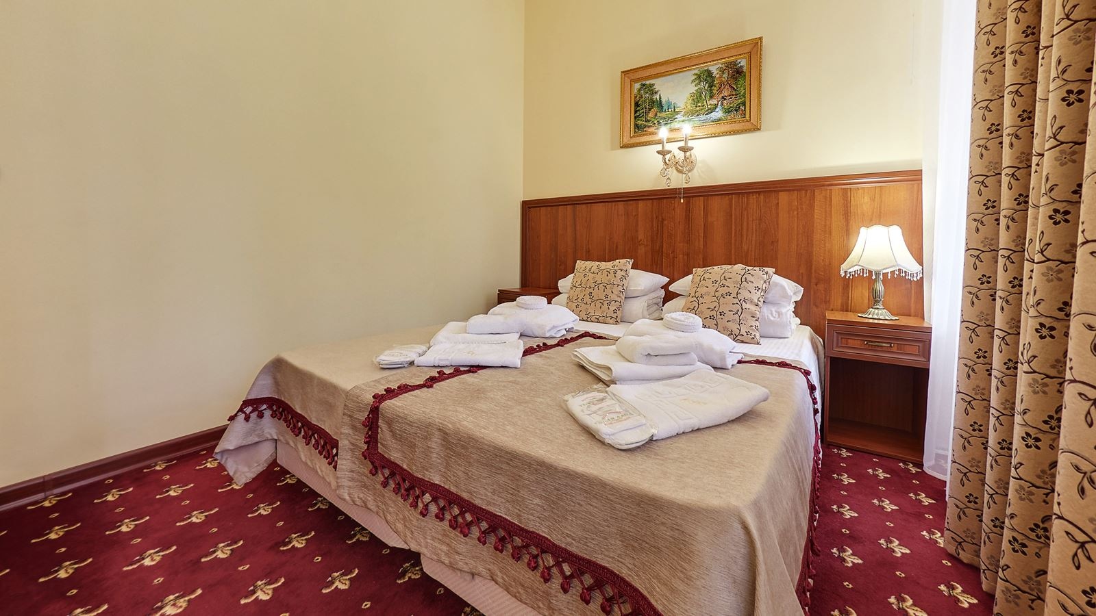 rooms-junior-suite-with-balcony