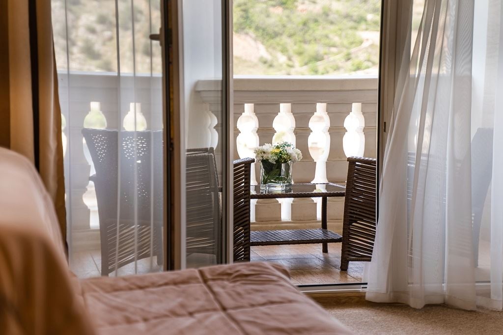 rooms-room-standard-landview-typeb