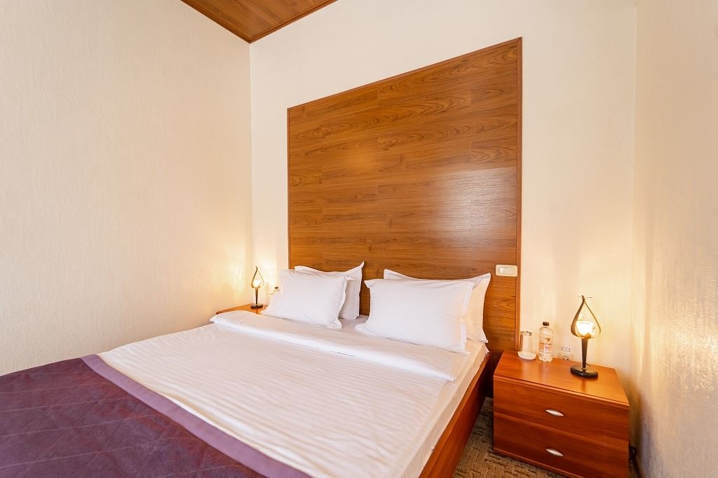 rooms-room-standard-landview-typea