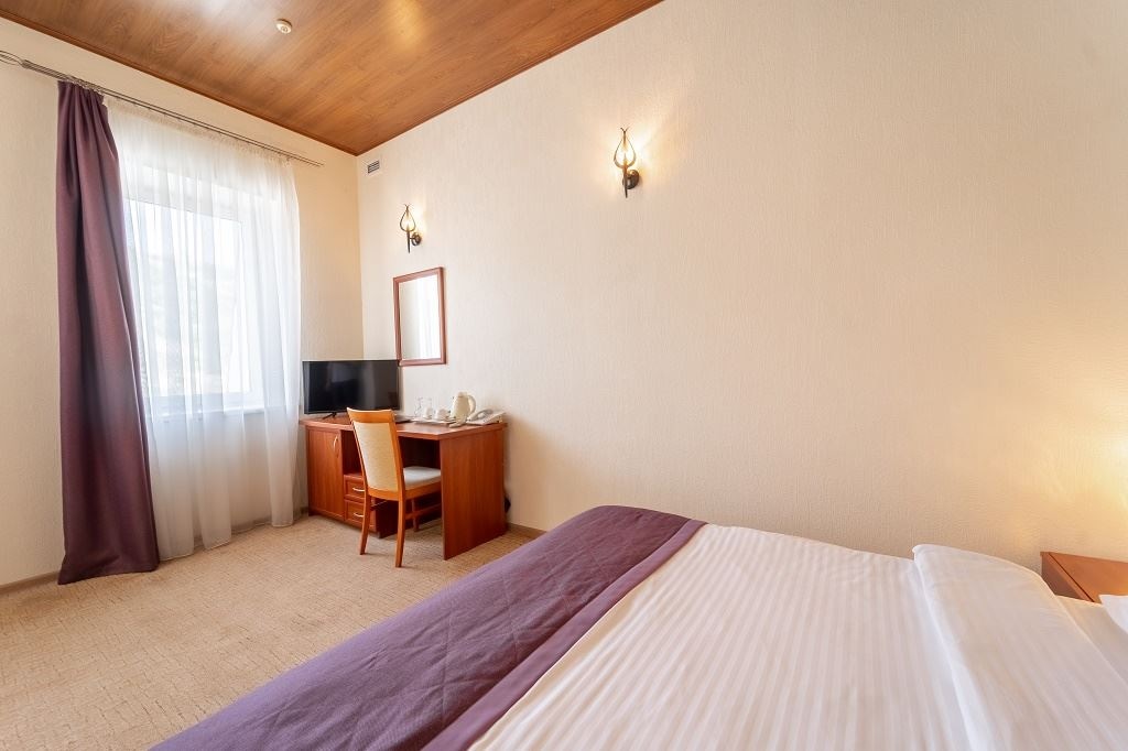 rooms-room-standard-landview-typea