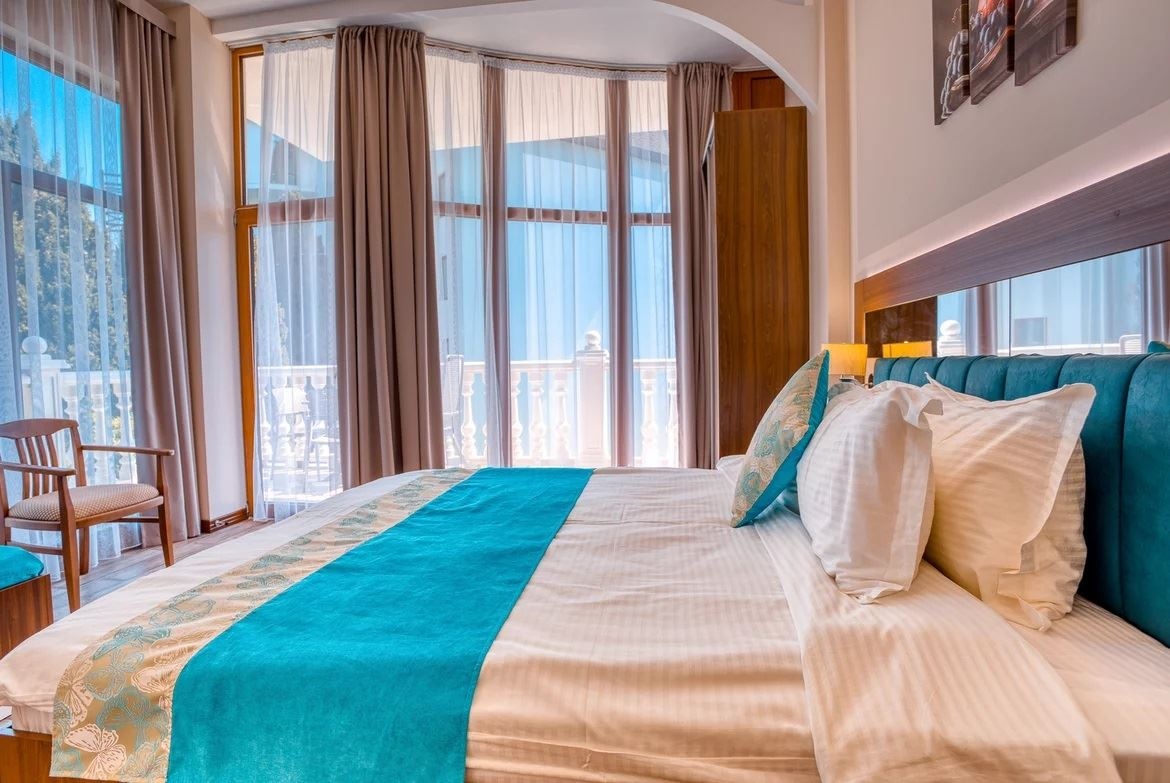 rooms-room-triple-balcony