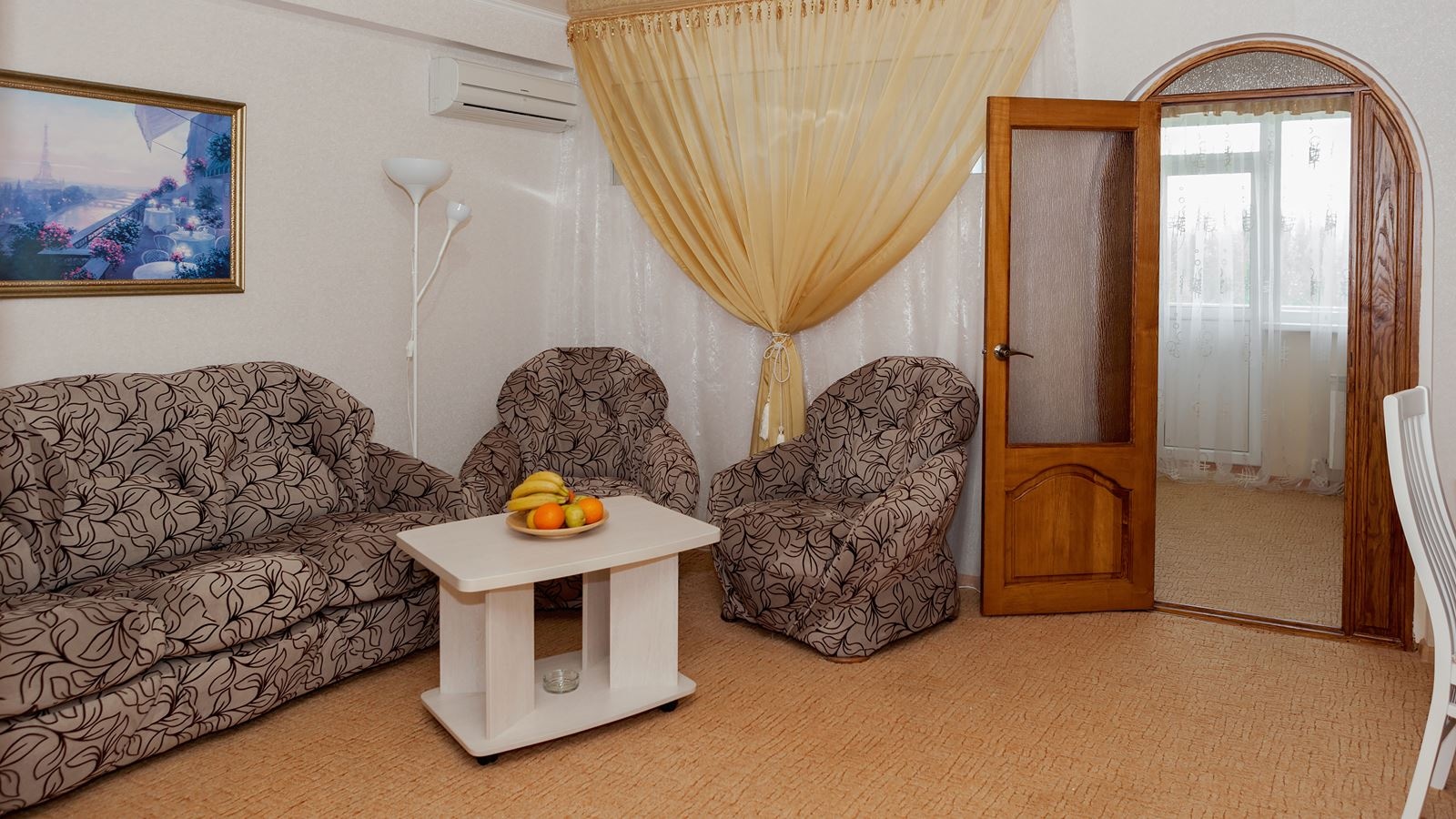 rooms-apartment-family