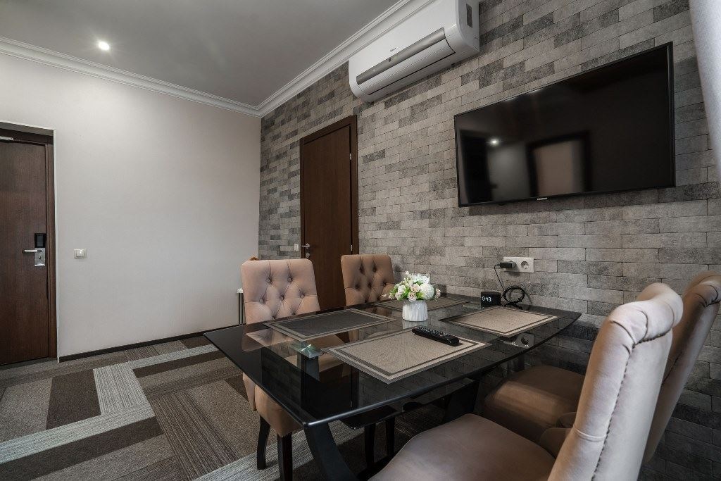 rooms-deluxe-mansarda