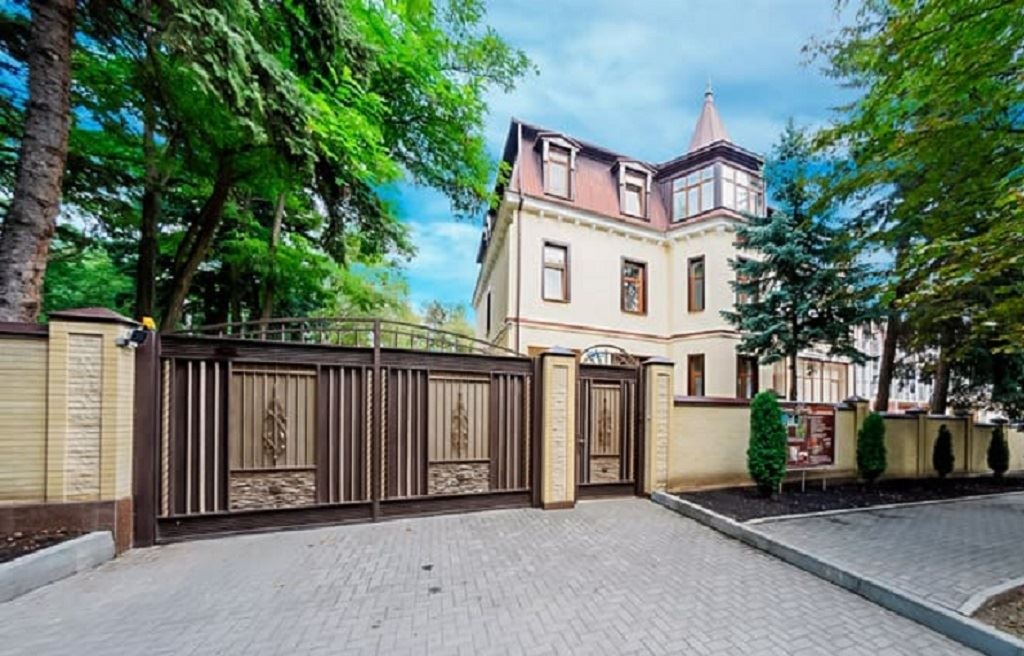 general-main-building