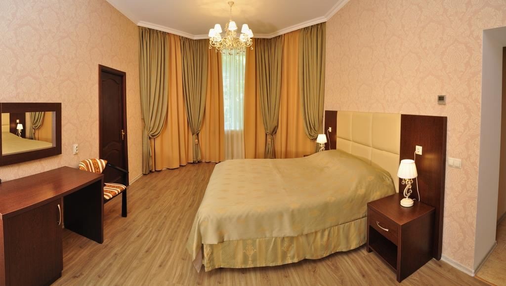 rooms-luxe-102-202-203