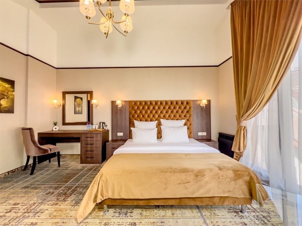 rooms-delux-mountain-with-balcony