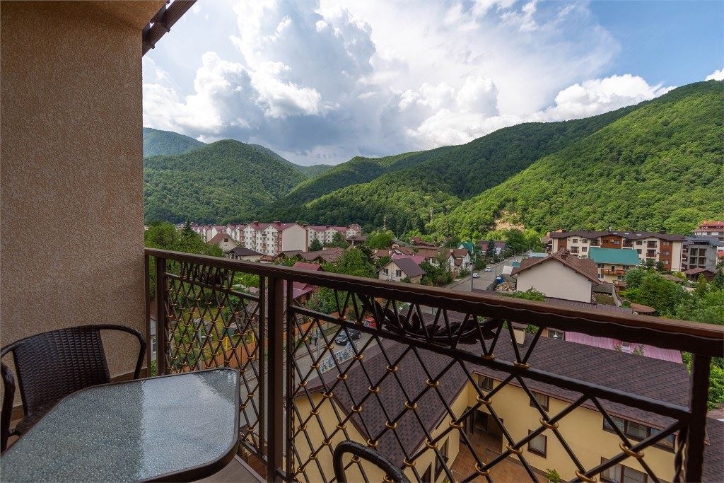 rooms-family-delux-with-balcony