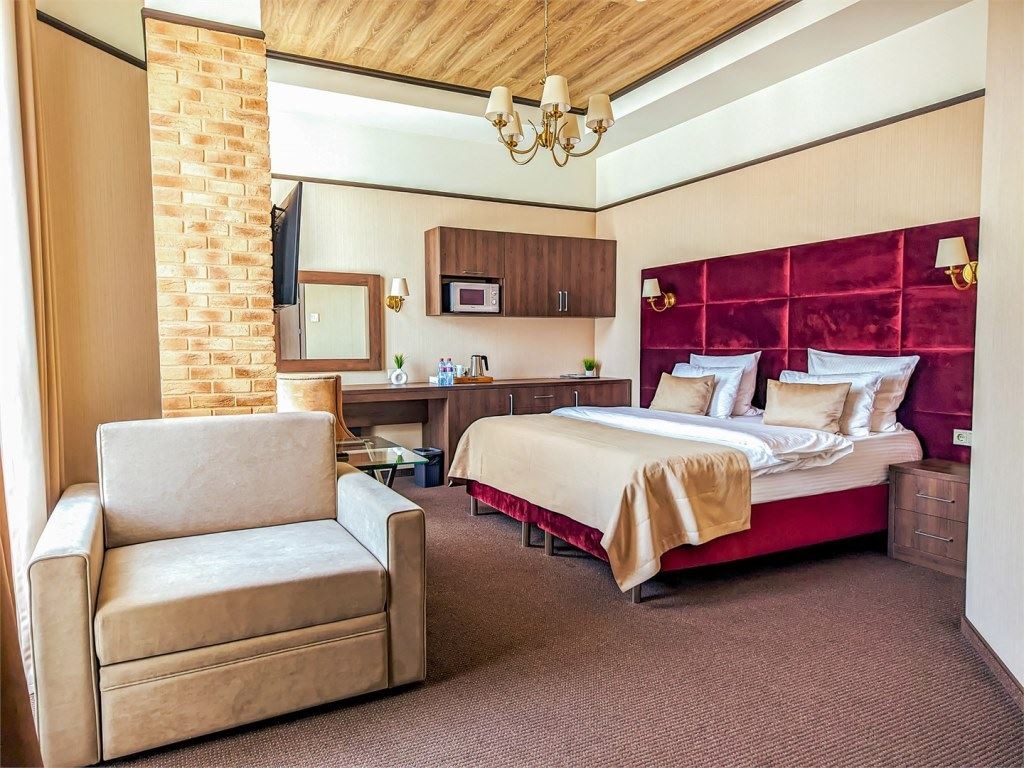 rooms-family-delux-with-balcony