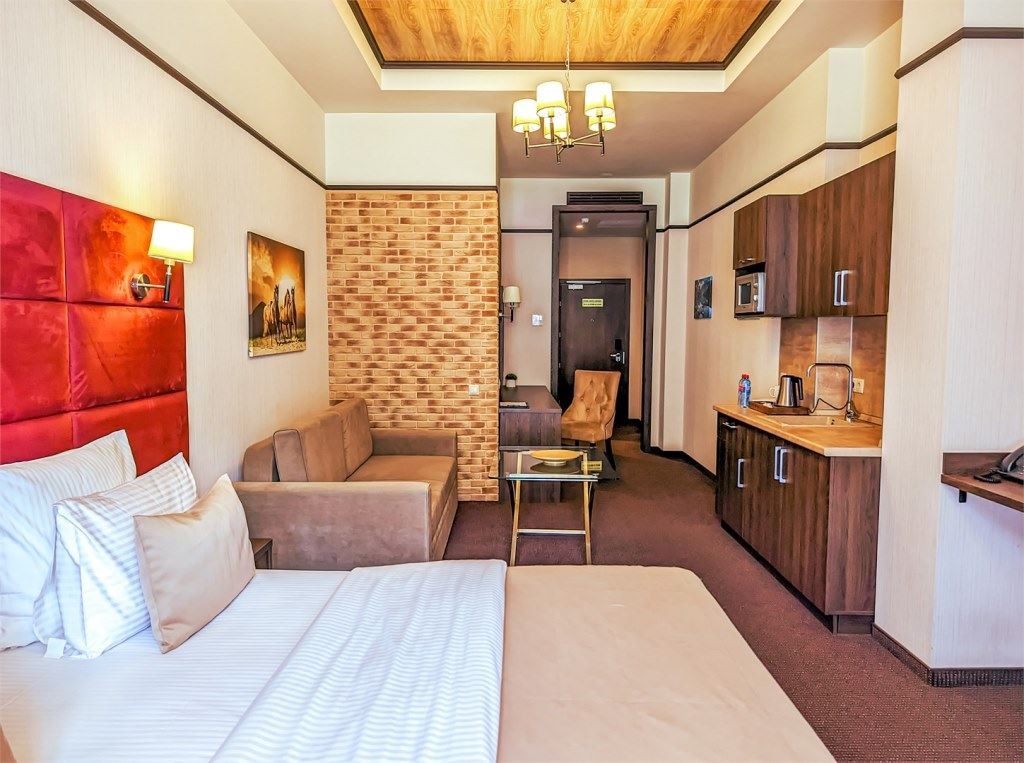 rooms-family-studoi-with-balcony