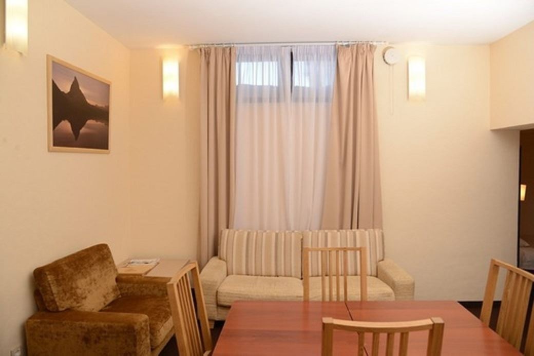 rooms-apartment-1-bedroom-balcony