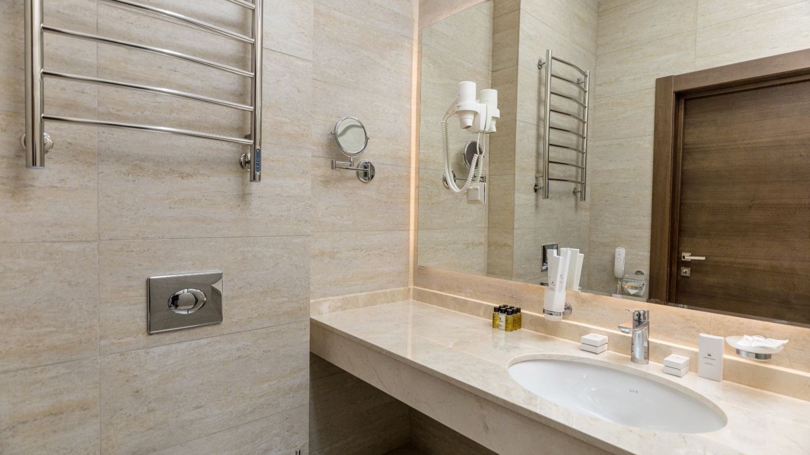 rooms-deluxe-double-room