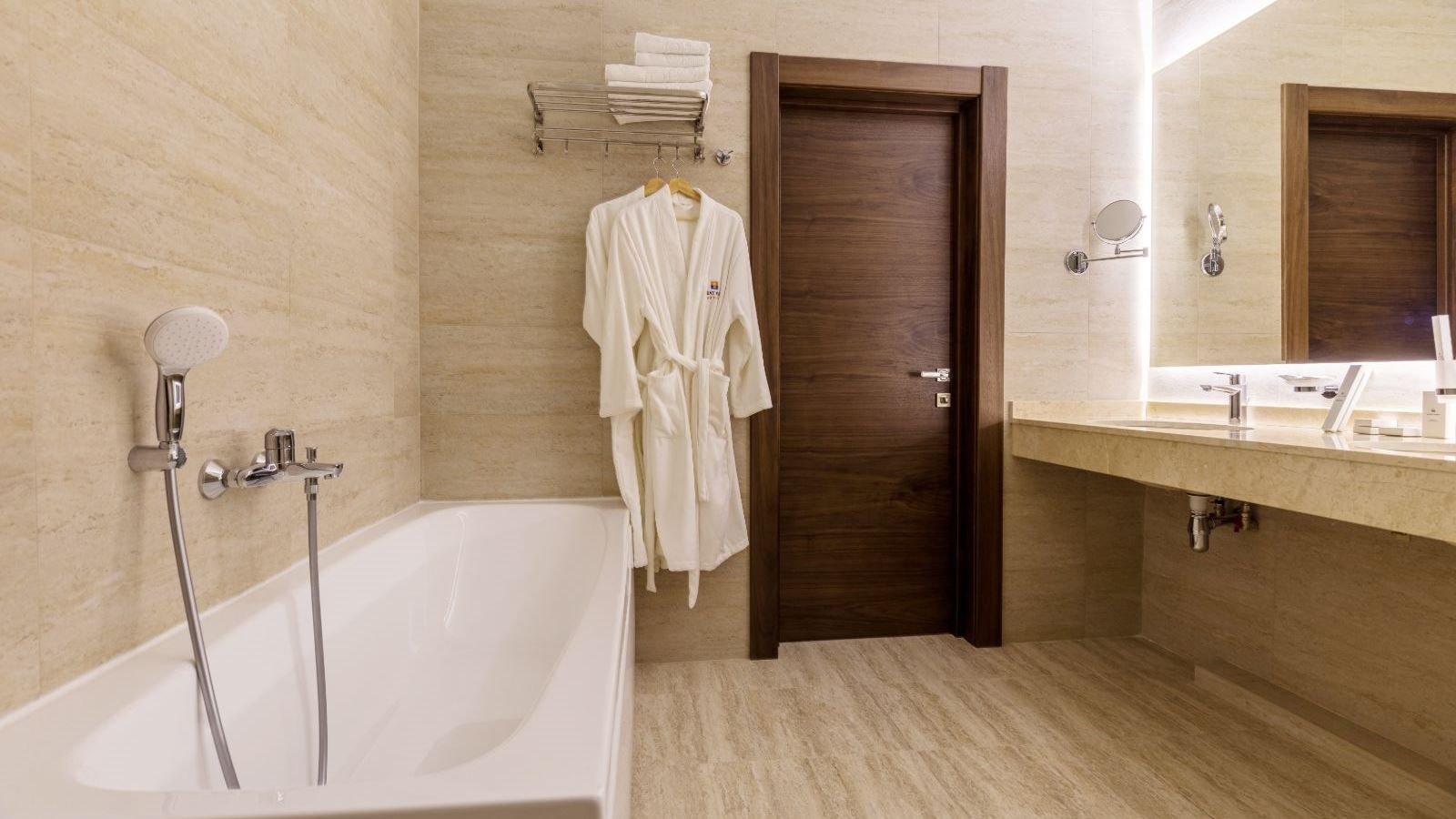 rooms-suite-junior-double