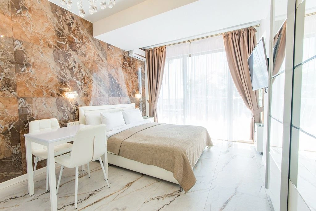 rooms-de-luxe-with-balcon-and-kiichen