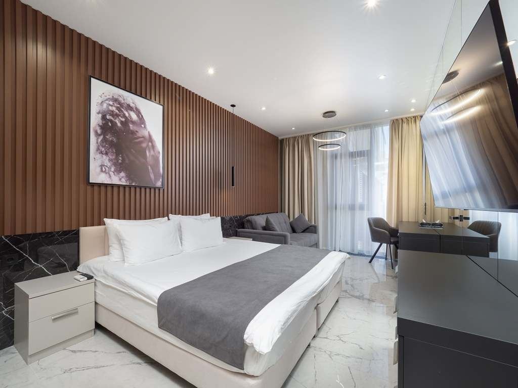 rooms-luxe-family-with-balcony