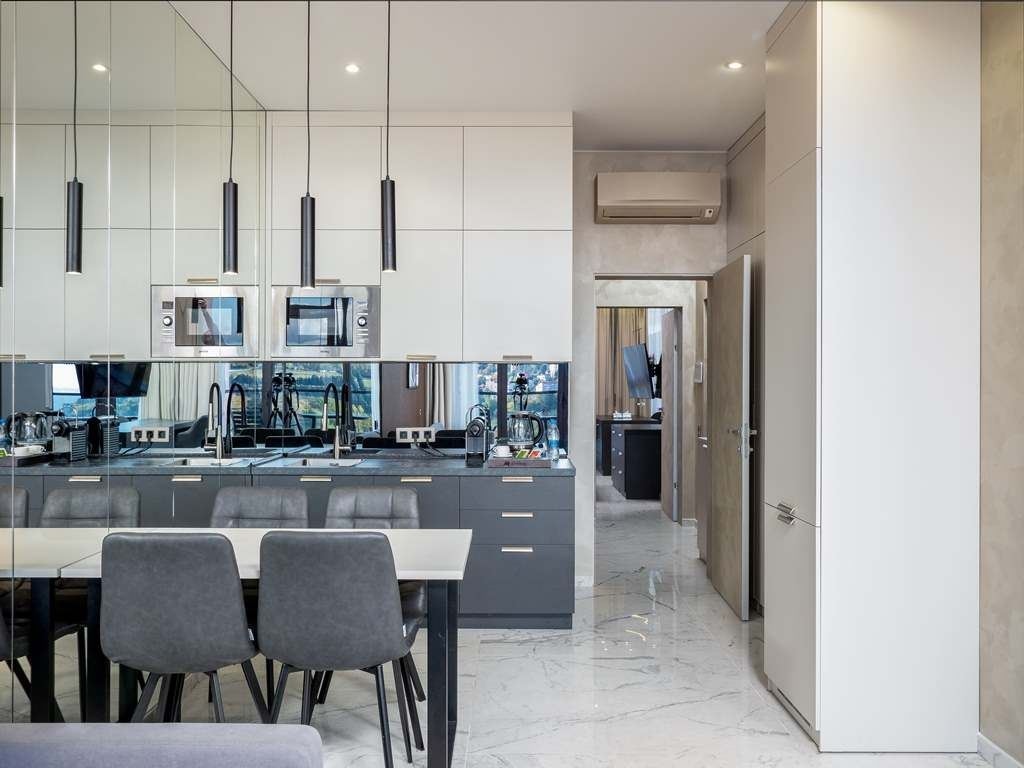 rooms-luxe-family-with-balcony