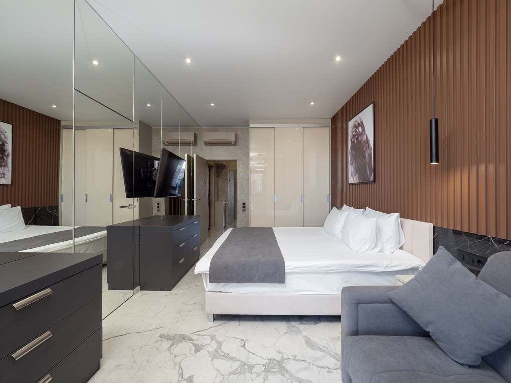 rooms-luxe-family-with-balcony