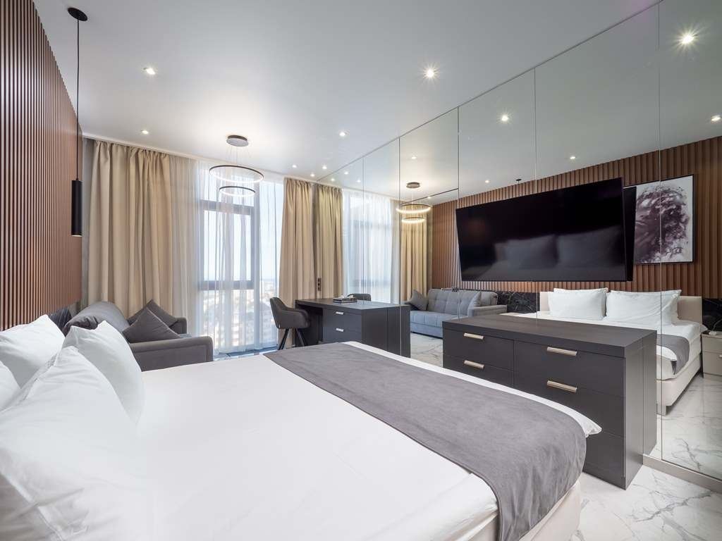 rooms-luxe-family-with-balcony