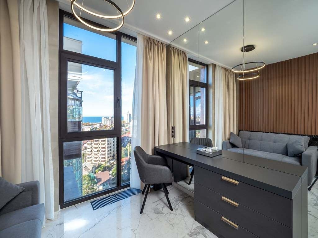 rooms-luxe-family-with-balcony