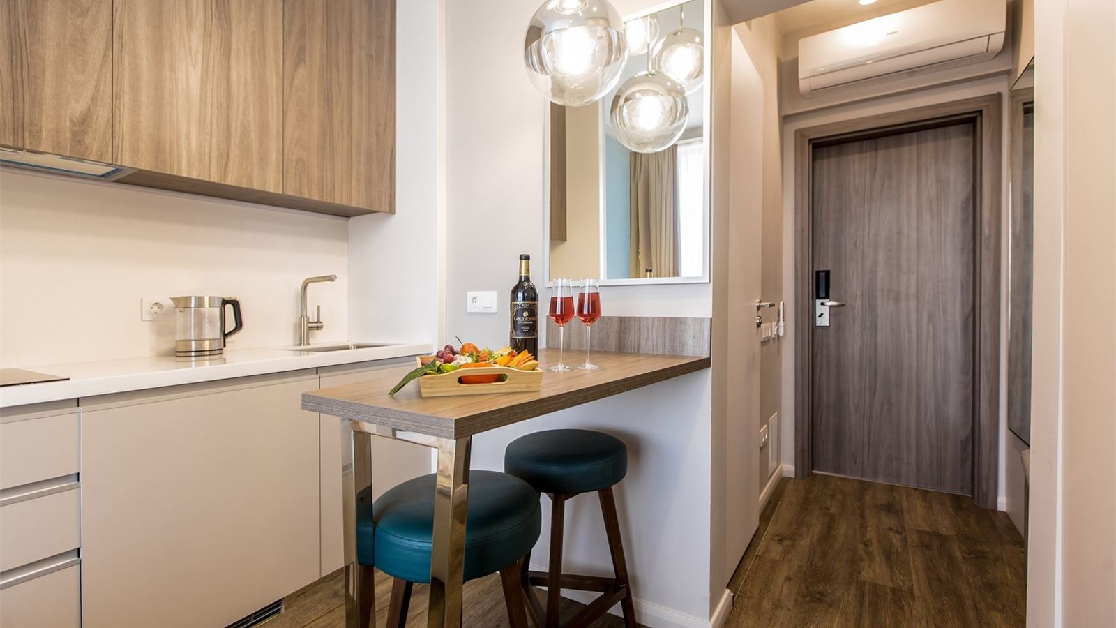 rooms-studio-with-balcony