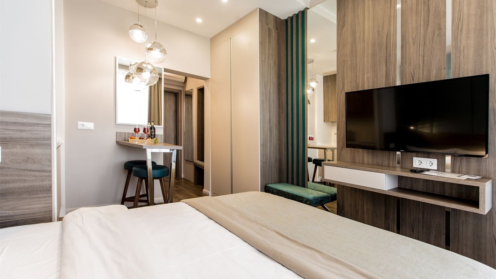 rooms-studio-with-balcony