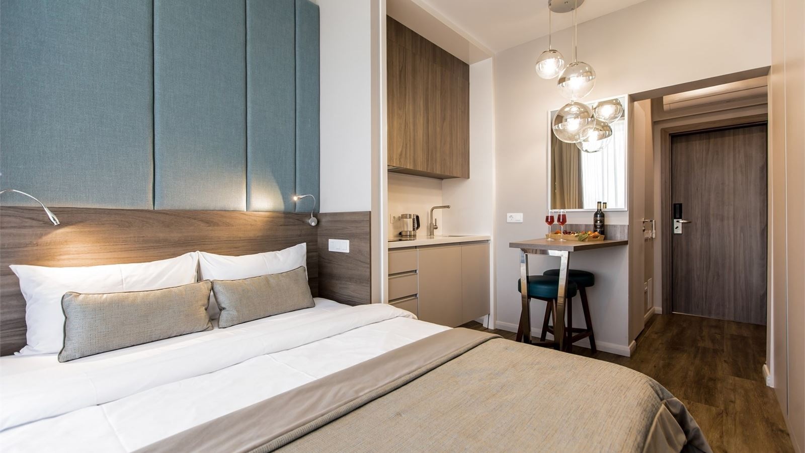 rooms-studio-with-balcony