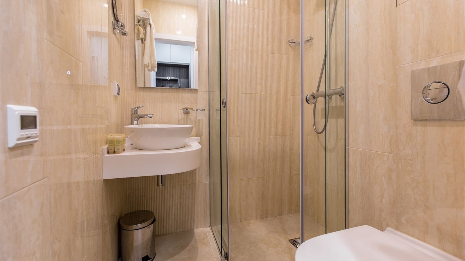 rooms-studio-with-balcony