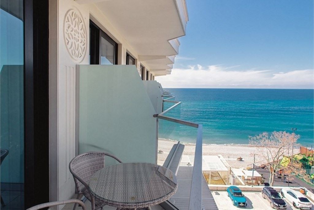 rooms-studio-with-balcony