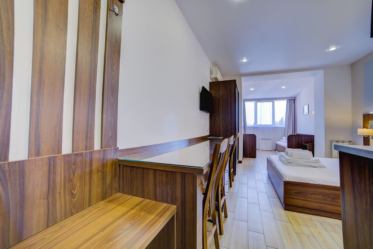 rooms-family-roon-with-kitchen