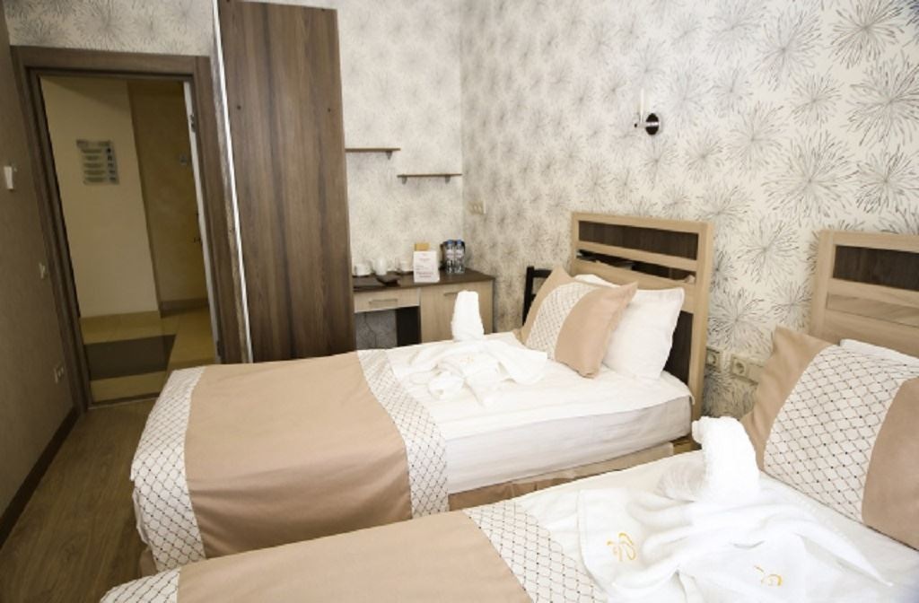 rooms-2bed-standard-mini-building-1