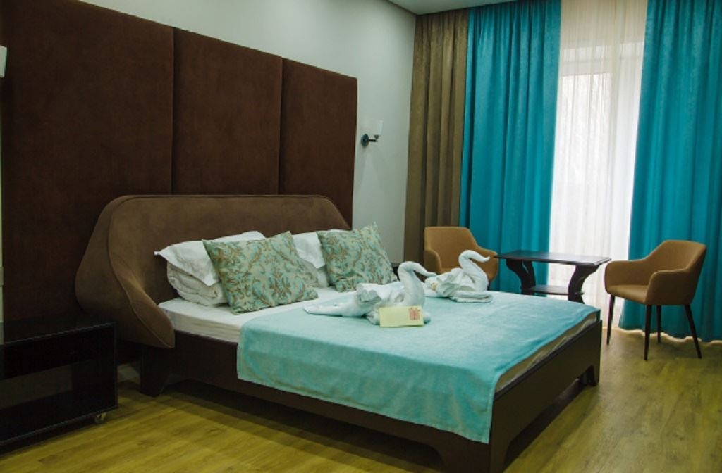 rooms-4bed-family-building-2