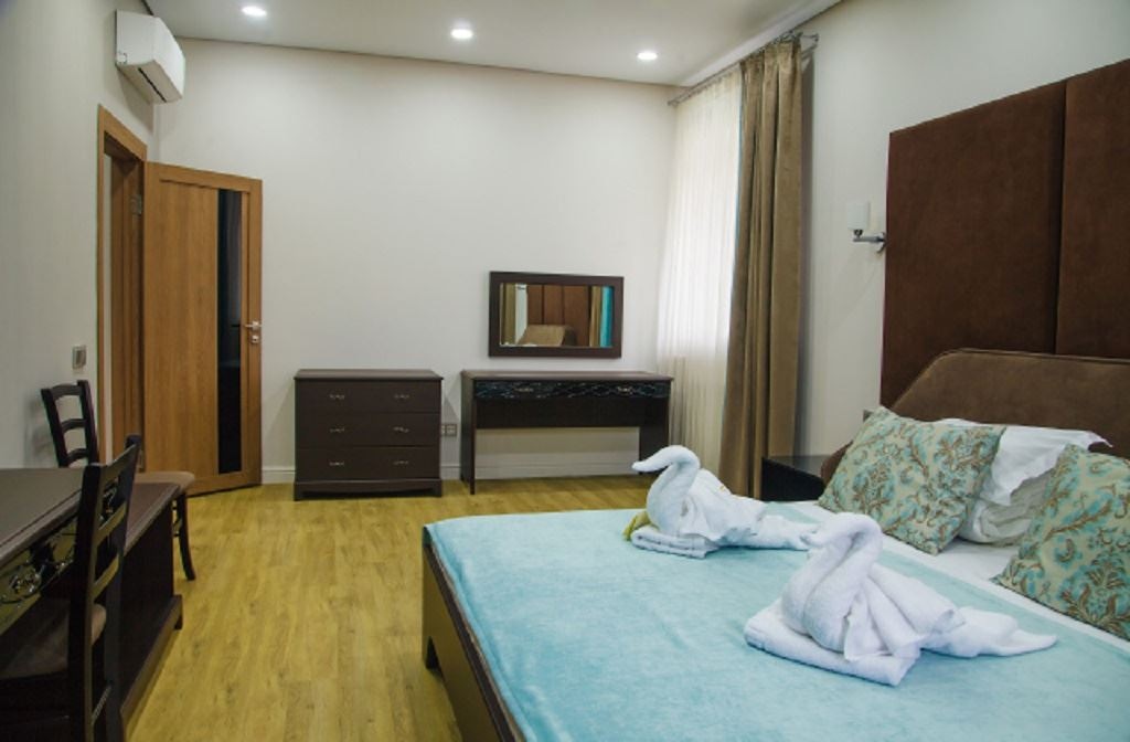 rooms-4bed-family-building-2