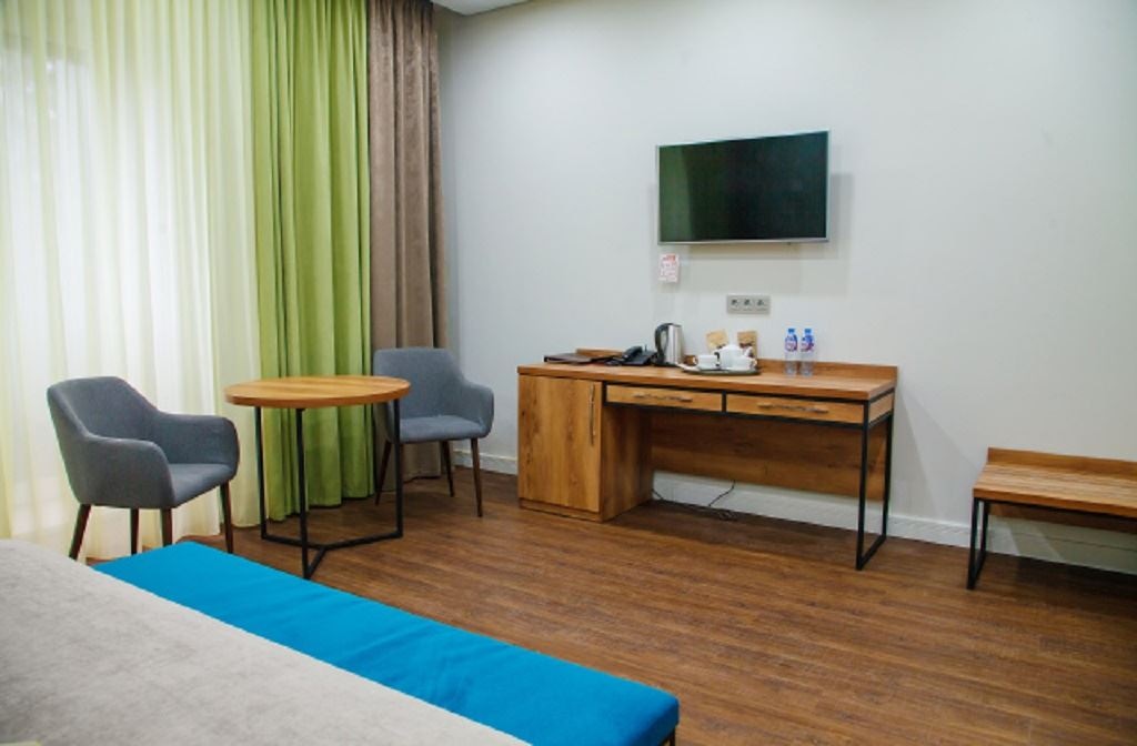 rooms-2bed-junior-suite-building-2