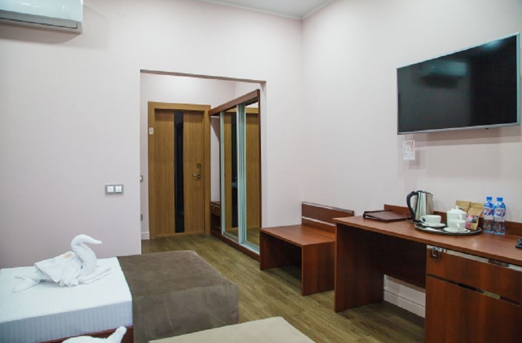 rooms-2local-standard-building-2