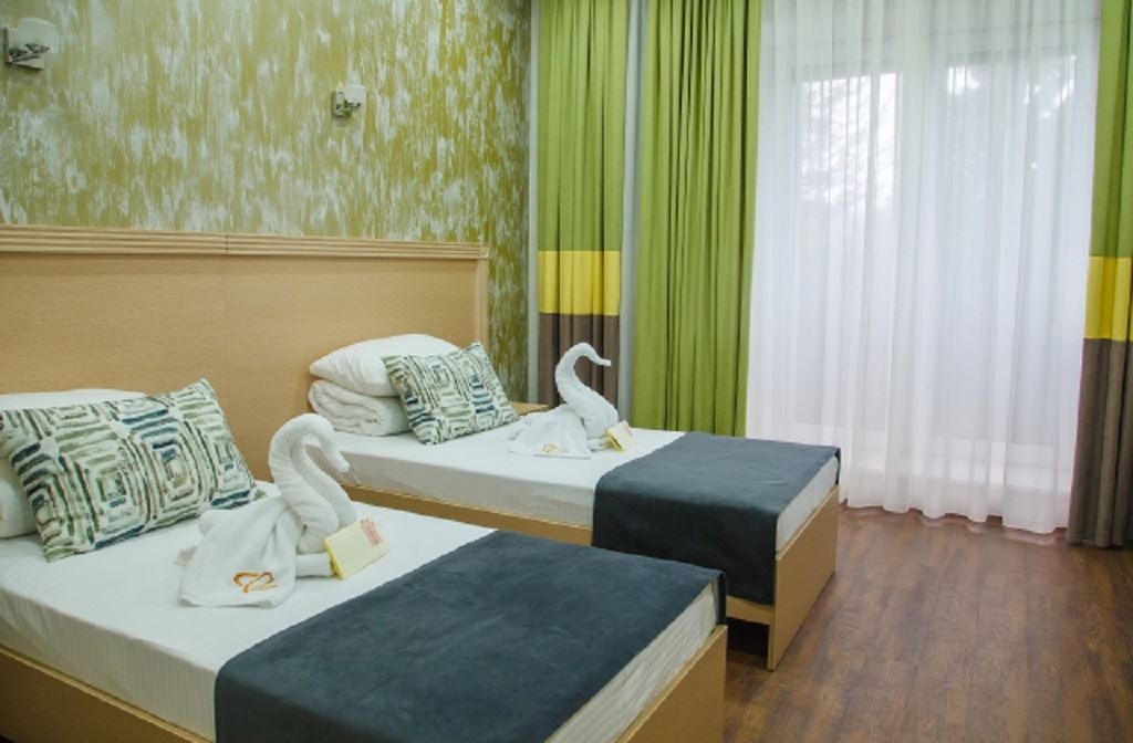 rooms-2local-standard-building-2