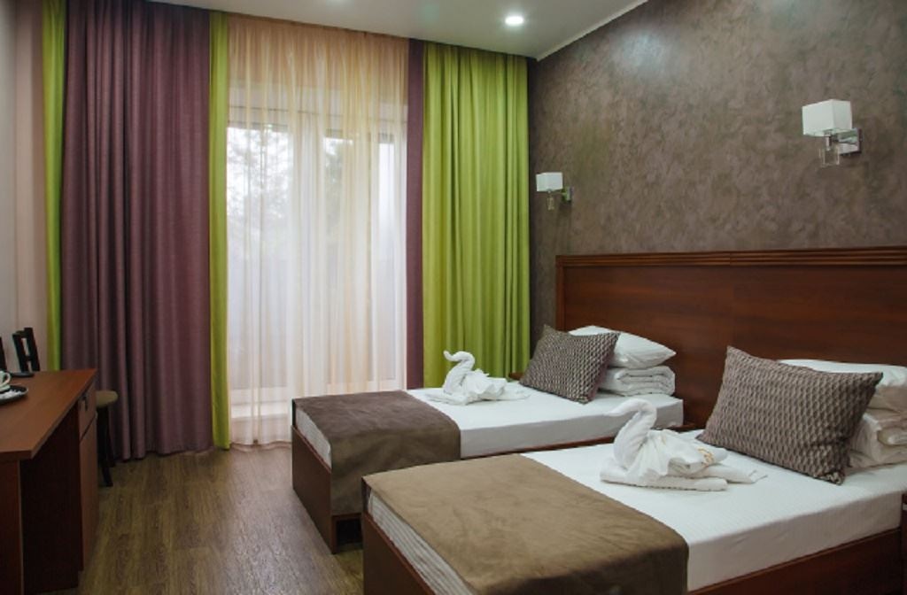 rooms-2local-standard-building-2