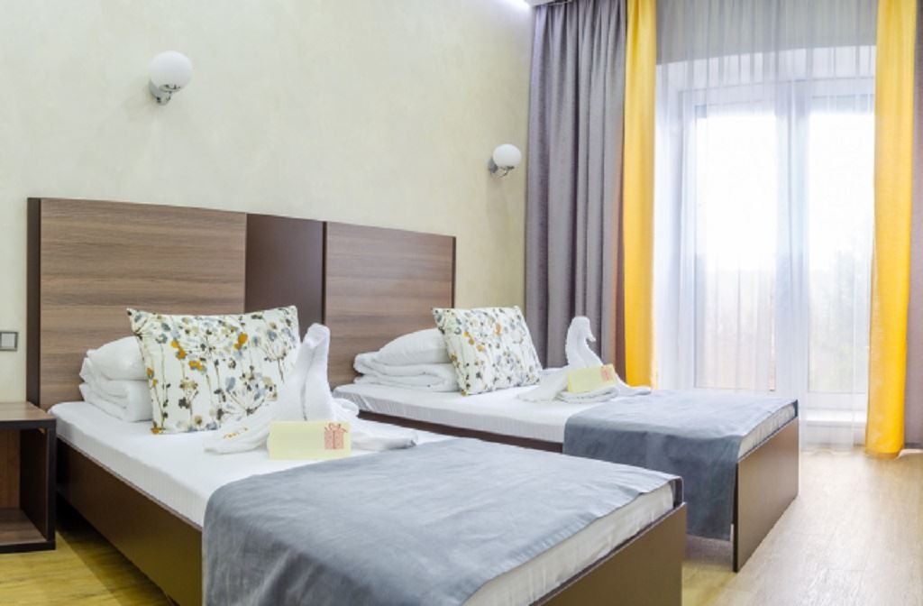 rooms-2local-standard-building-2