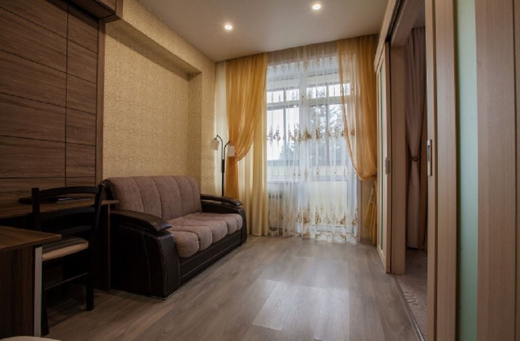 rooms-2bed-suite-building-1