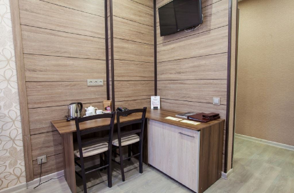 rooms-2bed-suite-building-1