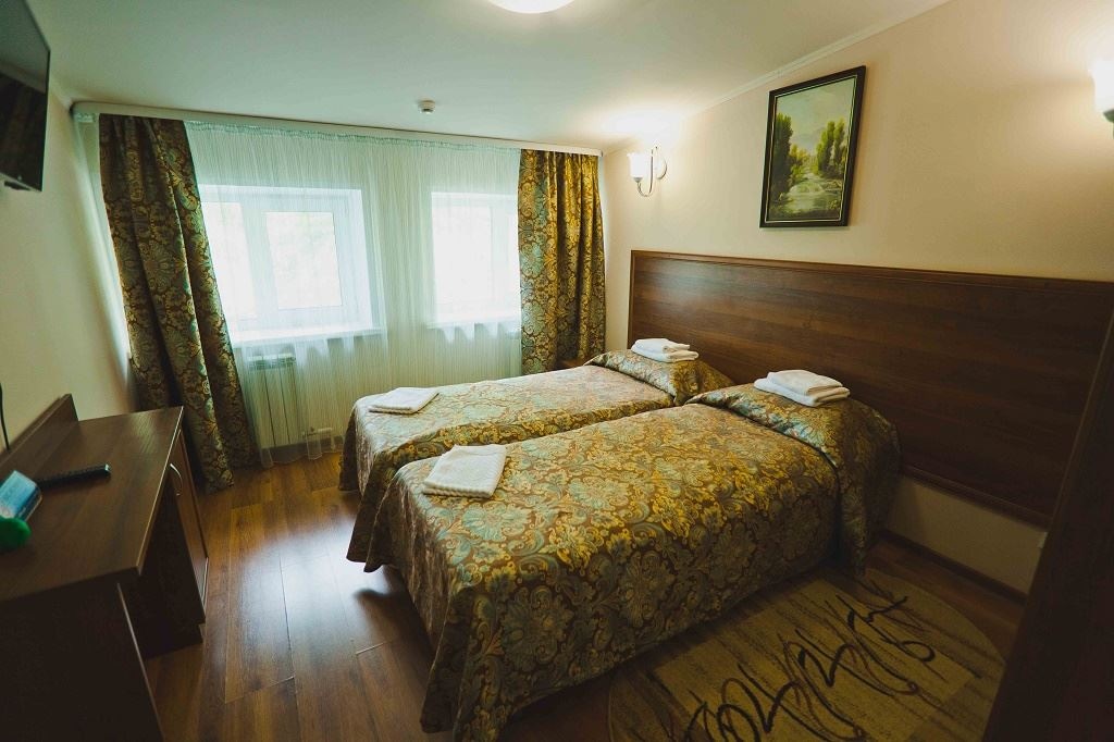 rooms-12bed-cottage-manor2