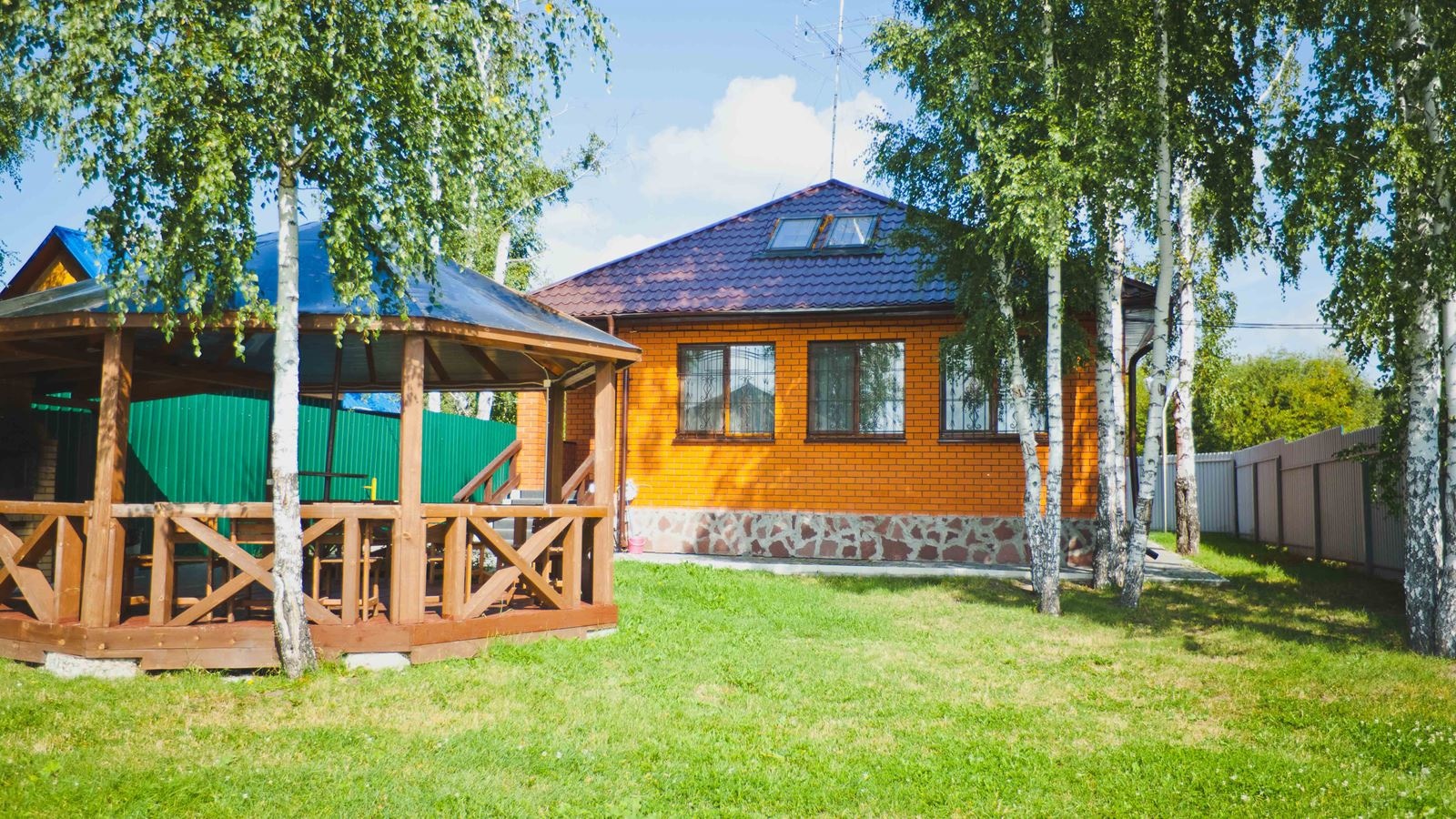 rooms-6bed-cottage-by-the-lake1