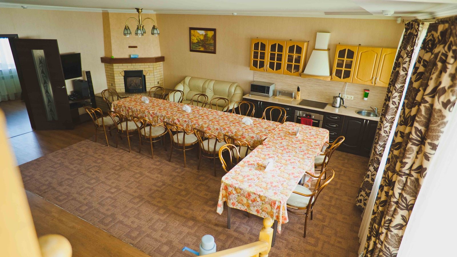 rooms-6bed-cottage-by-the-lake1