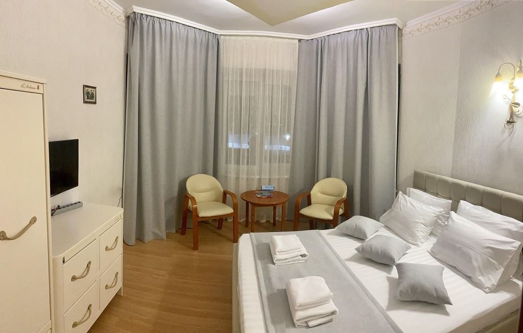 rooms-12bed-cottage-manor4