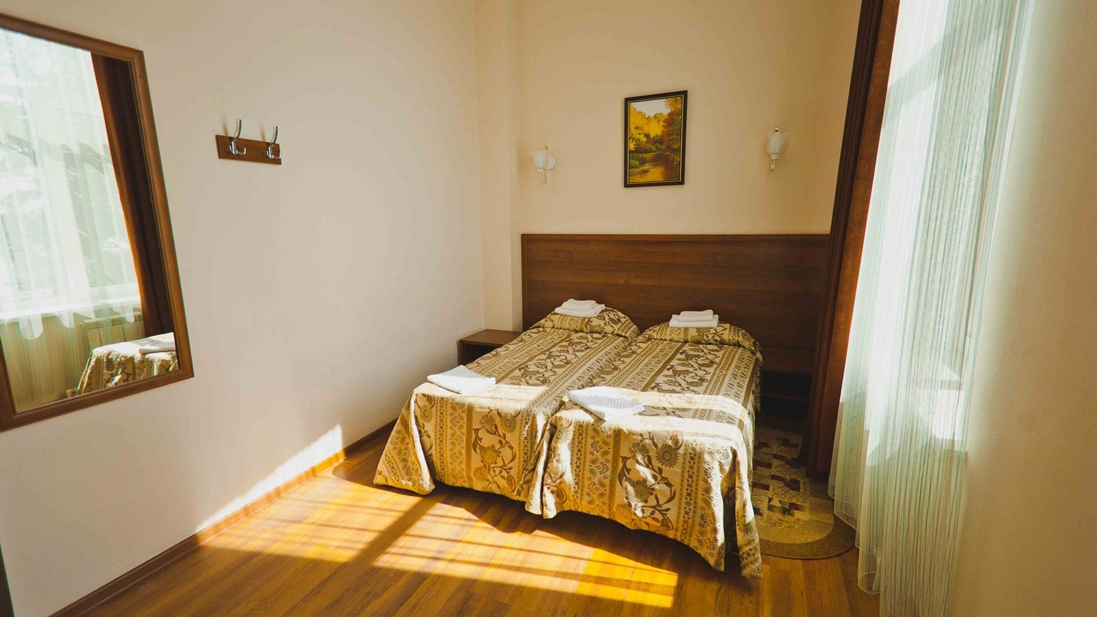 rooms-8bed-cottage-manor1