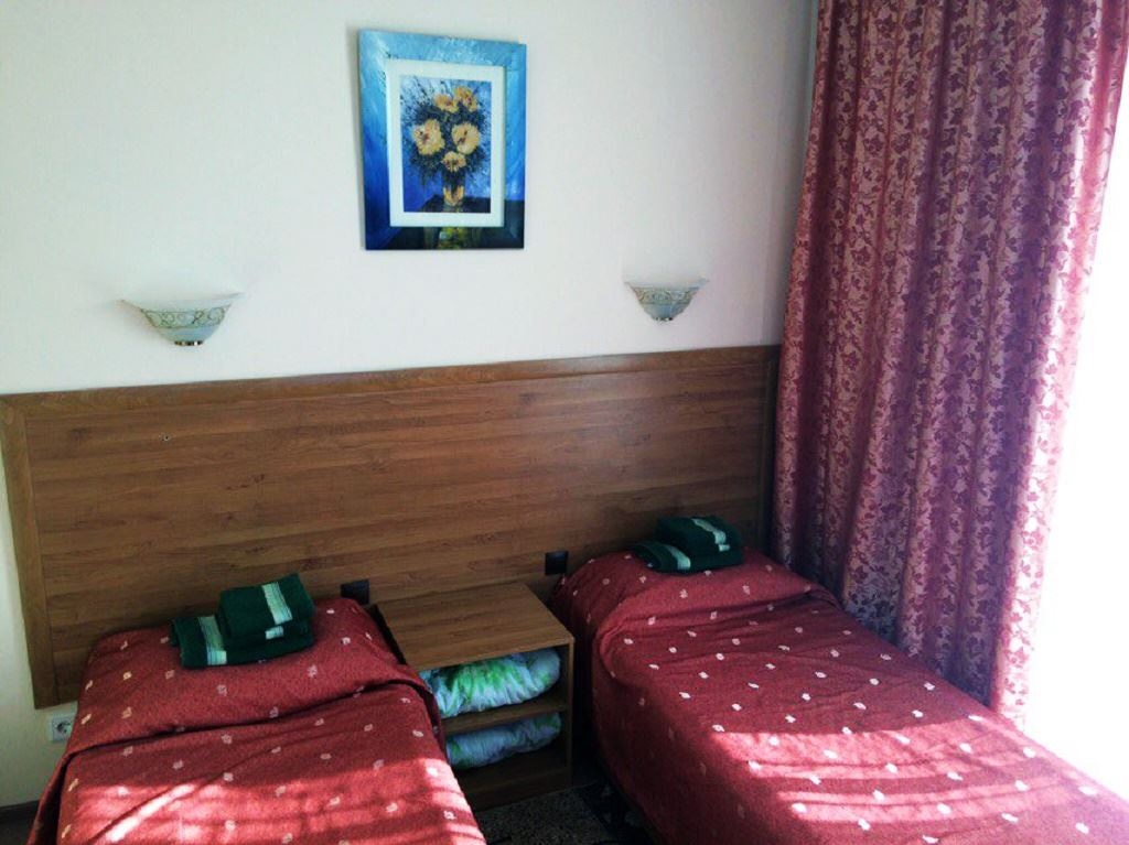 rooms-8bed-5room-spa-hotel-source