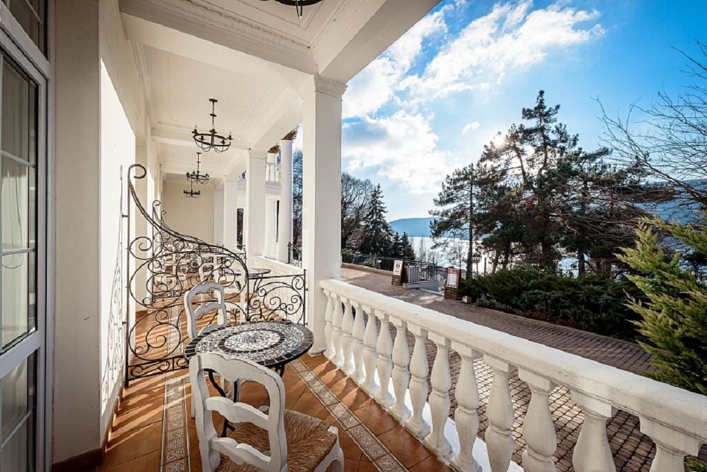 rooms-superior-junior-suite-with-balcony