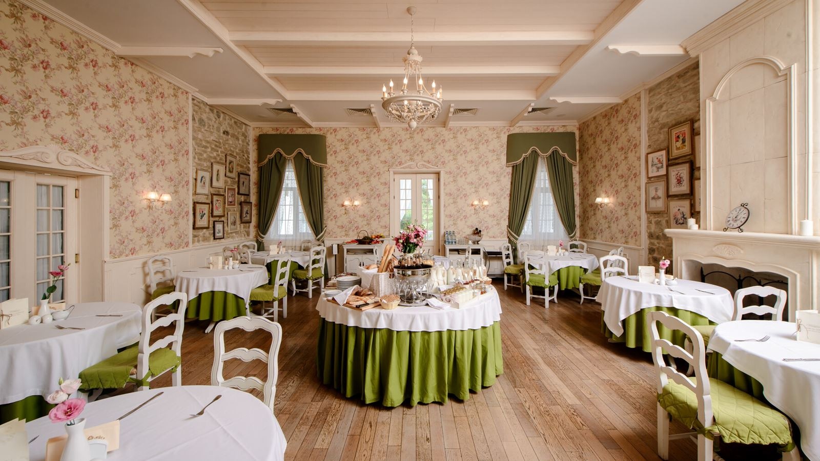 restaurants-restaurant