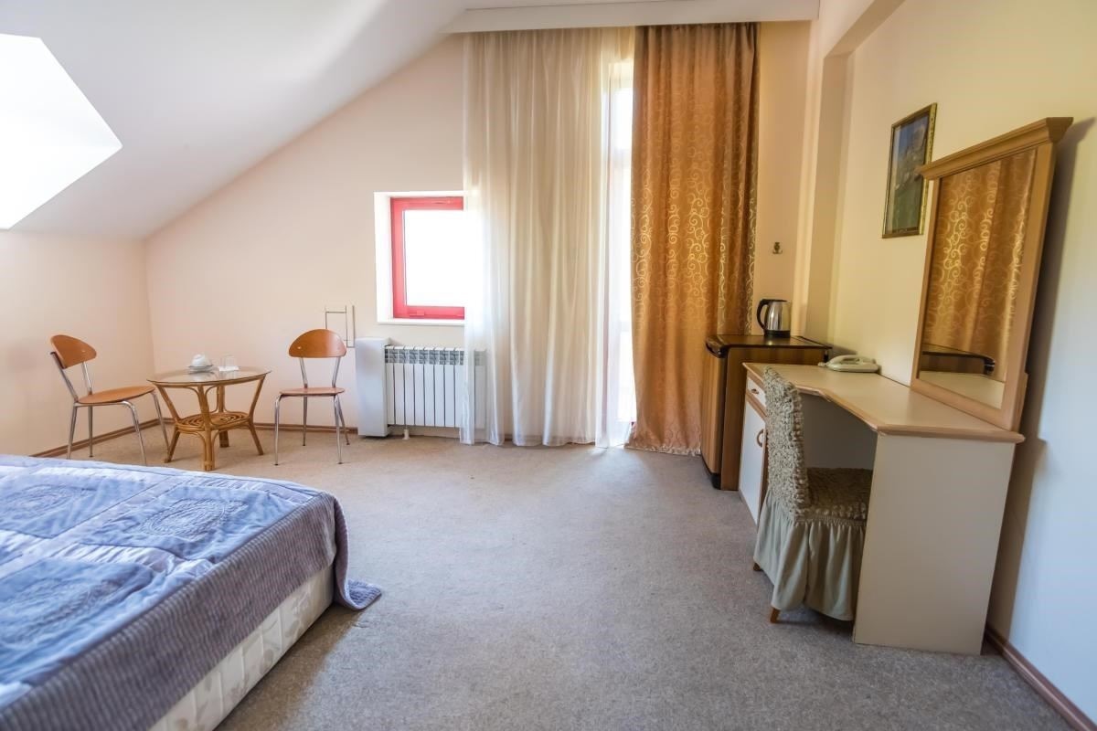 rooms-2seat-superior